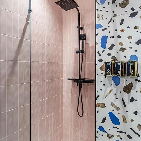 Birds Of Paradise Apartment Bucharest